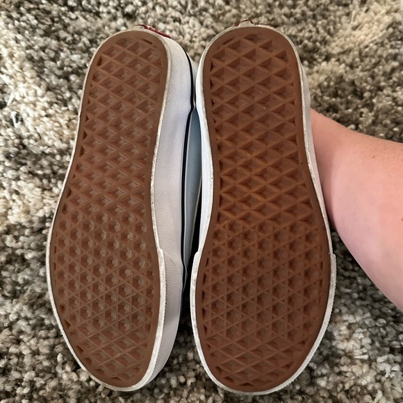 Vans Women's Ward Low Top Sneaker - Picture 6 of 8